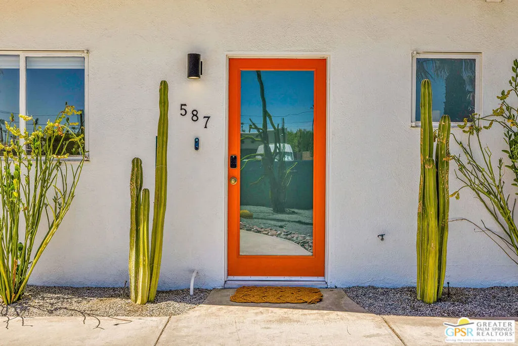 587 N Calle Marcus, Palm Springs, California 92262 home-pic-2